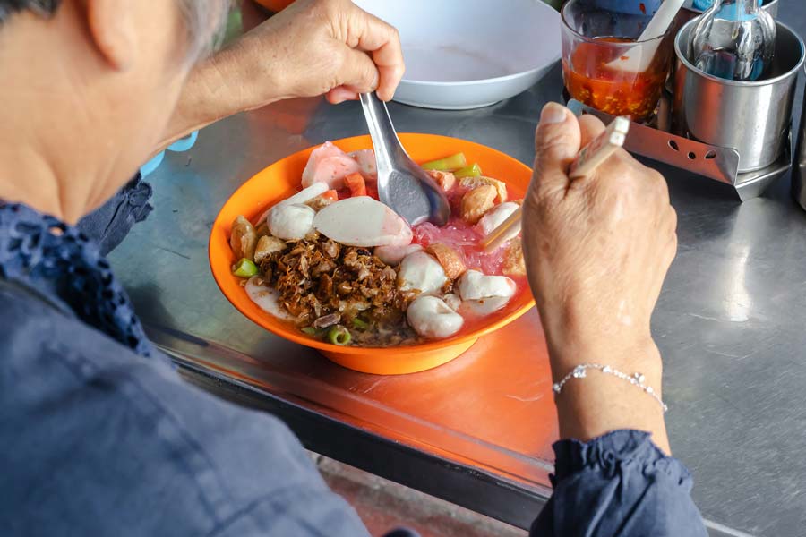 Soup-Noodles-Thailand-Chopsticks