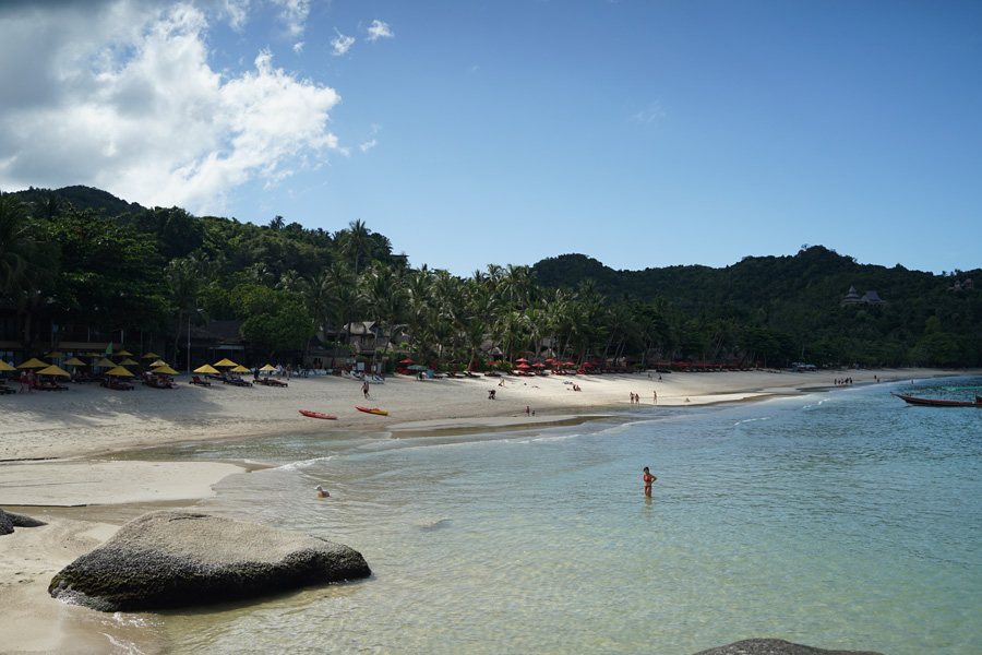 Thong Nai Pan Beach rocks