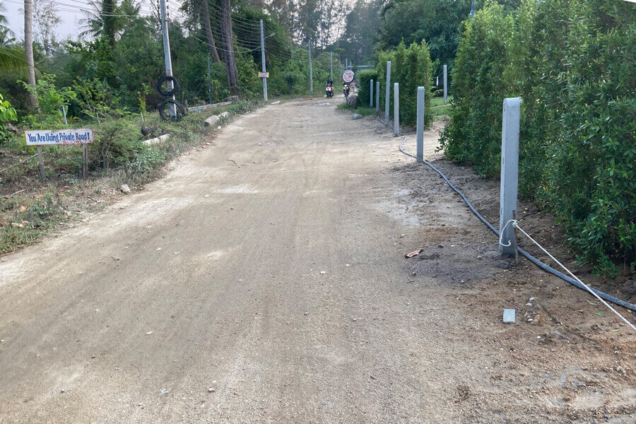 dirt road to zen beach