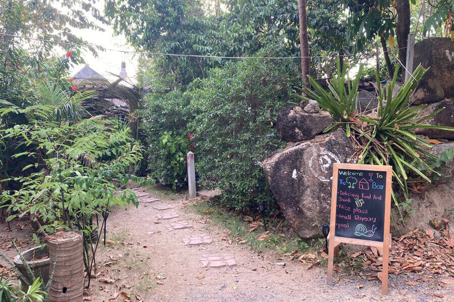 entrance to tree house restaurant mae haad