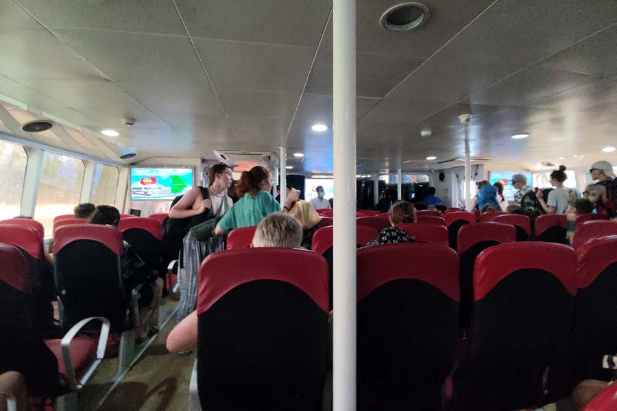 Interior-of-Ferry-Speedboat-to-Koh-Phangan