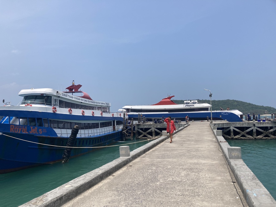 ferry pier in koh tao