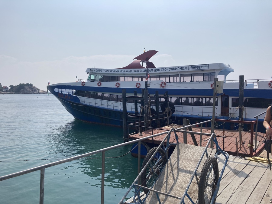 ferry in koh tao