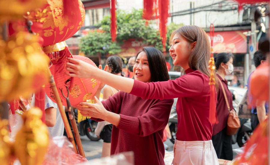 lunar new year shopping