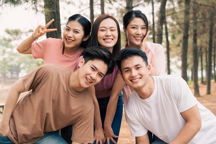 Group-of-Thai-People-Flirting