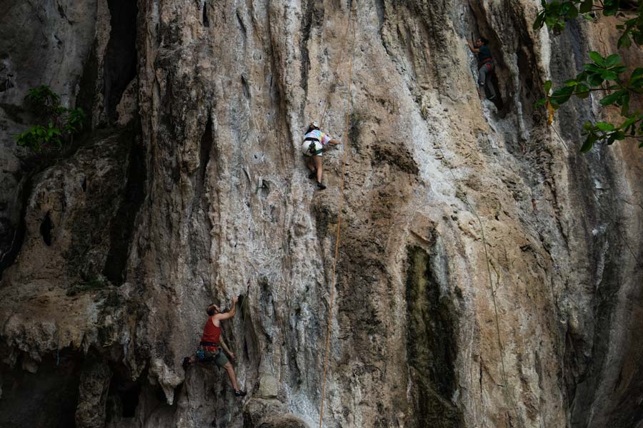 Rock-Climbing-Railay-Beach-Krabi